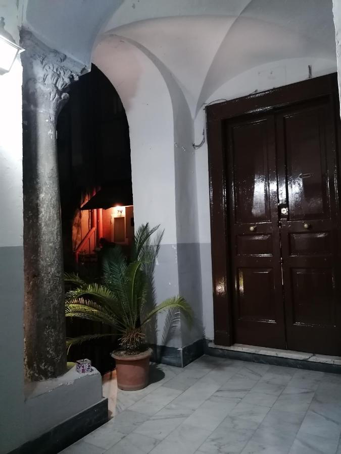 Aurora E Dad Naples Center B&B Экстерьер фото