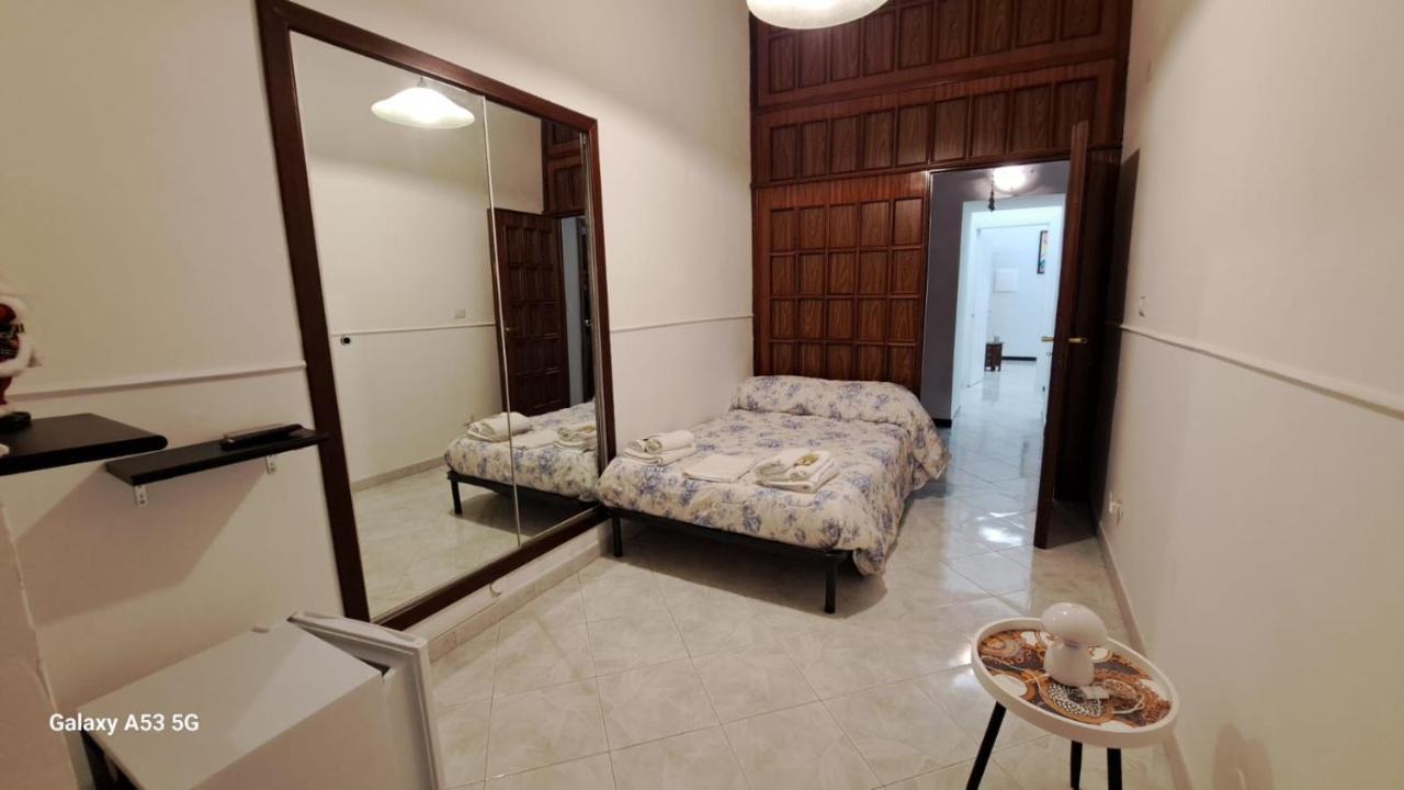 Aurora E Dad Naples Center B&B Экстерьер фото